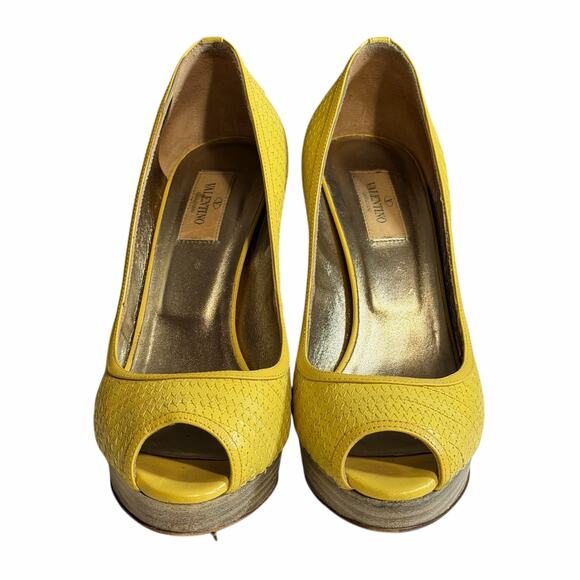 Valentino Garavani Antique Yellow Leather Platform Heels Size 38 - Picture 5 of 16